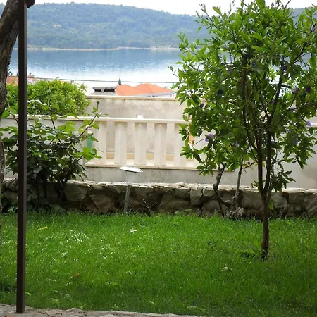 In Mit Grossem Balkon * Trogir