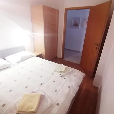 Apartment In Mit Grossem Balkon *