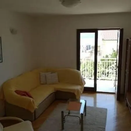 Apartment In Mit Grossem Balkon *