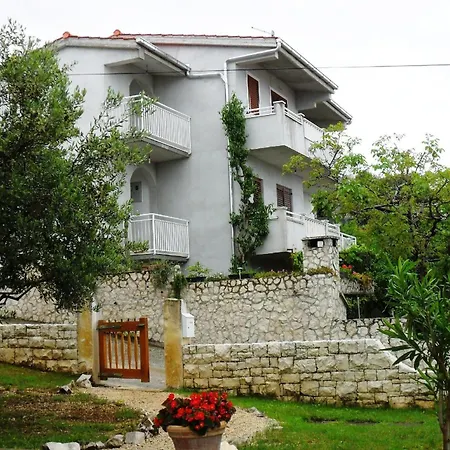 In Mit Grossem Balkon Apartment Trogir